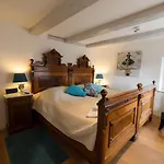 Burg 4*