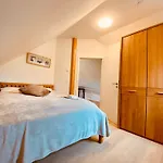 Burg 4*
