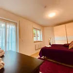 Burg 4*