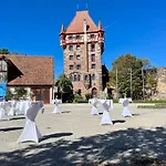 Burg 4*