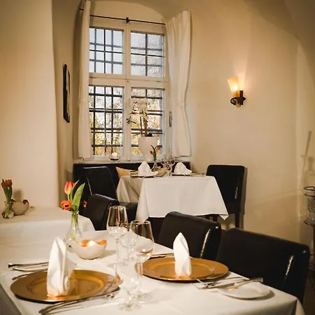 Hotel Burg 4*